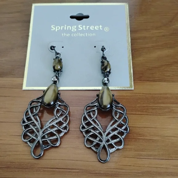 Women's Earrings - Picture 5 of 5